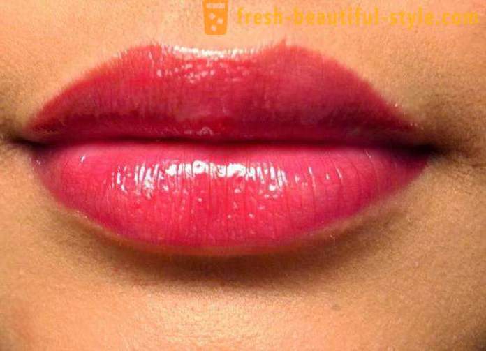 Brillant à lèvres Ultrasiyayuschy « Avon »: commentaires des internautes