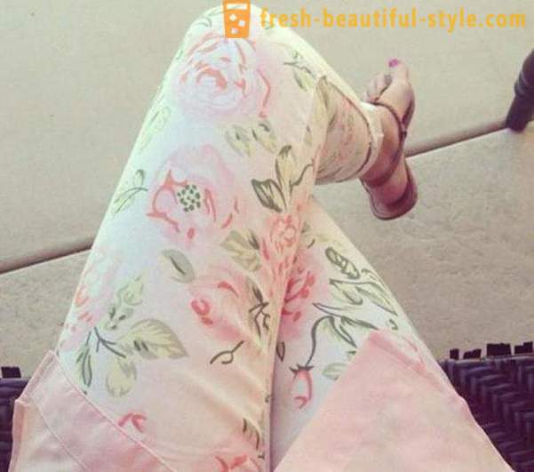 Pantalon à la mode avec des fleurs - quoi porter, stylistes conseils et la meilleure combinaison de