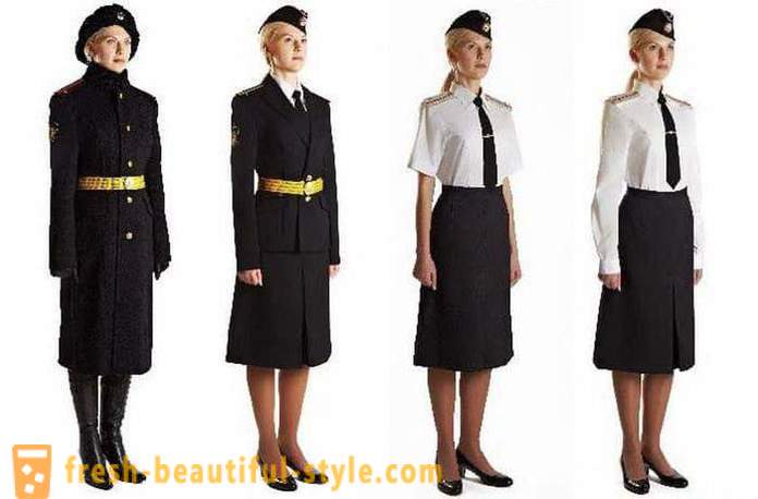 Uniforme décontracté et robe de la Marine