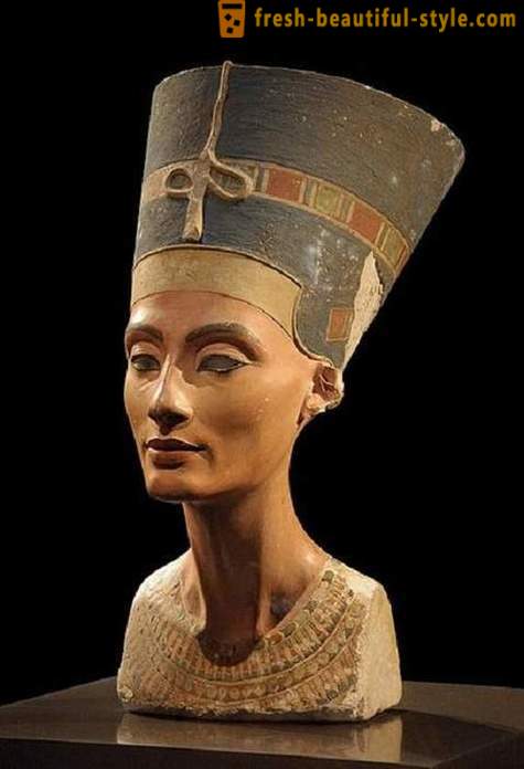 L'histoire du pharaon Amenhotep amour et Néfertiti