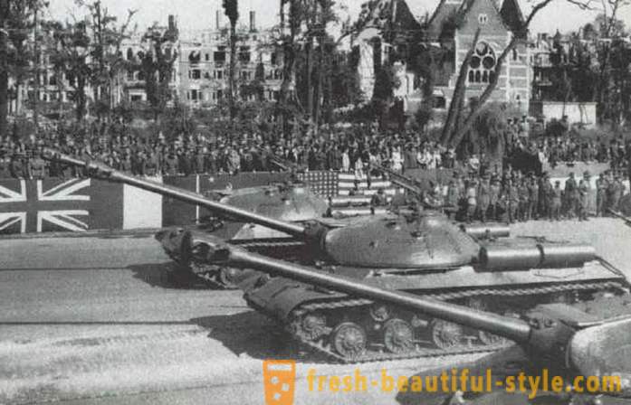 Pourquoi l'Union soviétique a souligné le défilé à Berlin, IS-3 réservoirs
