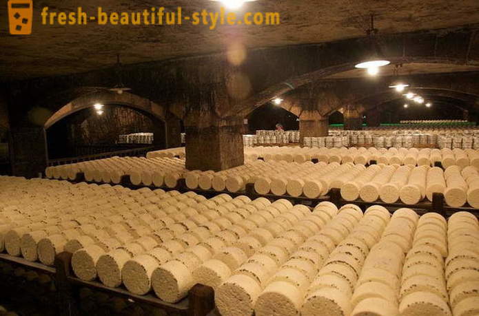Le processus de fabrication de fromage de Roquefort français de vieilles recettes