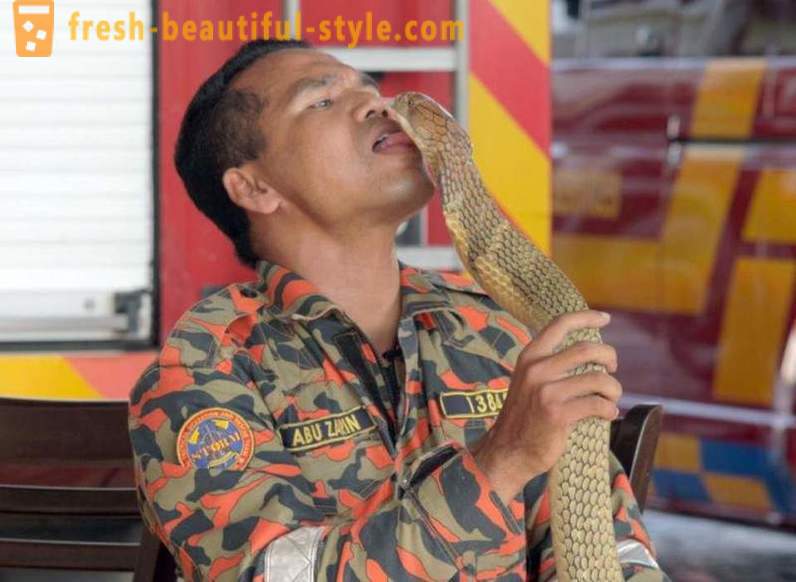 Le célèbre dompteur de cobras est mort de la morsure