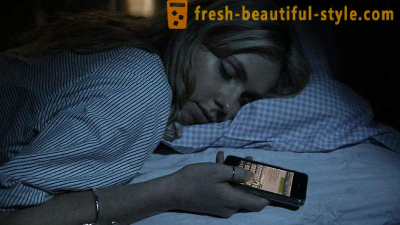 Les scientifiques ont découvert les raisons pour lesquelles vous ne pouvez pas dormir avec votre smartphone
