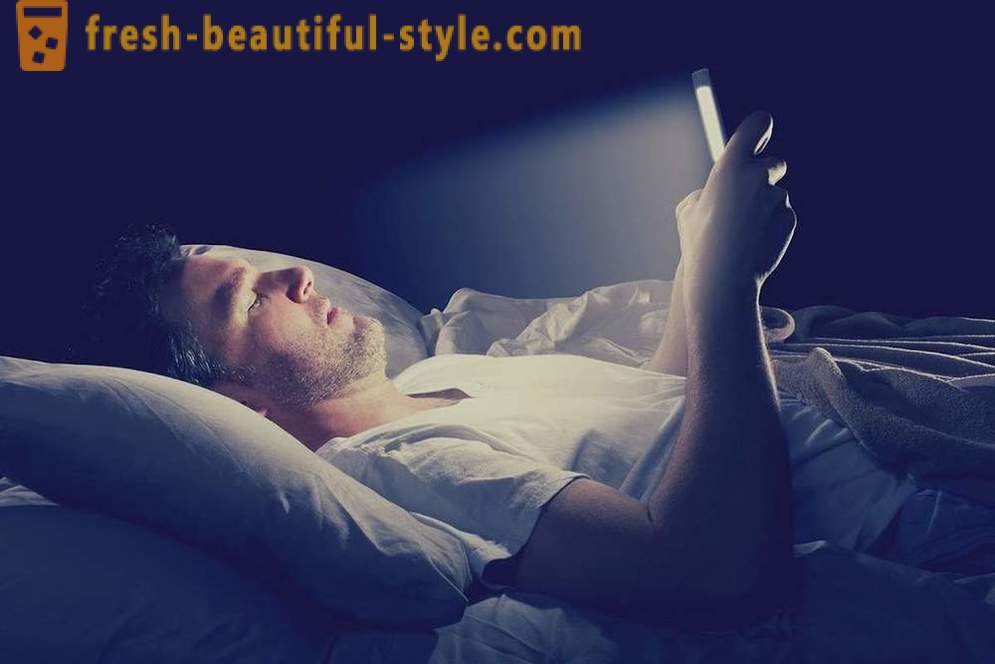 Les scientifiques ont découvert les raisons pour lesquelles vous ne pouvez pas dormir avec votre smartphone