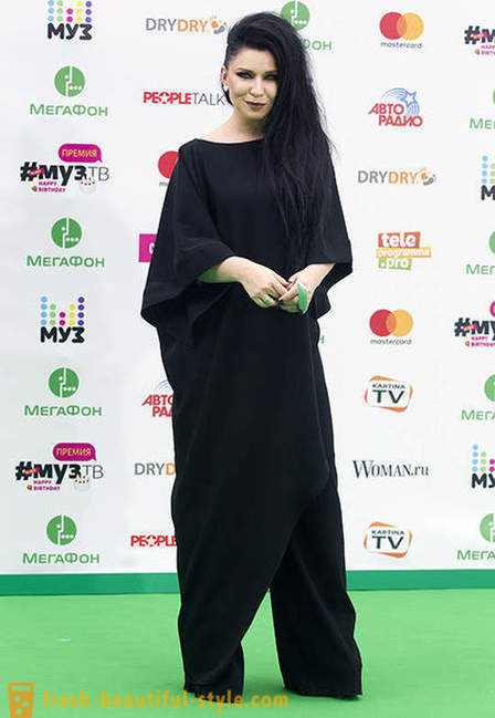 Les célébrités les plus insipides habillés sur Muz-TV Award 2017