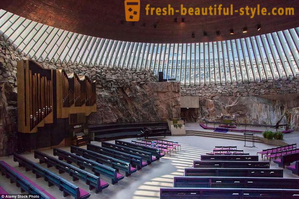 De chapelles souterraines aux cathédrales futuristes: 15 des églises les plus insolites dans le monde