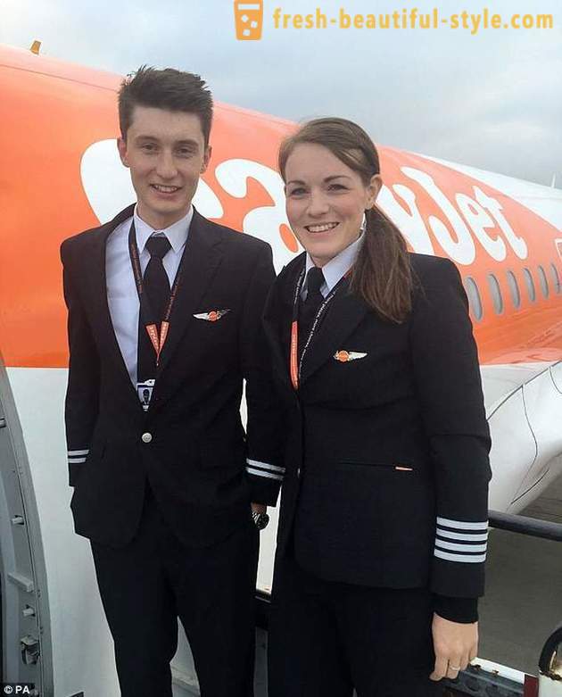 Pilote britannique de 26 ans - le plus jeune capitaine d'un avion de ligne dans le monde