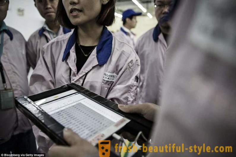 Les médias britanniques ont montré la vie quotidienne des gens qui assemble l'iPhone en Chine