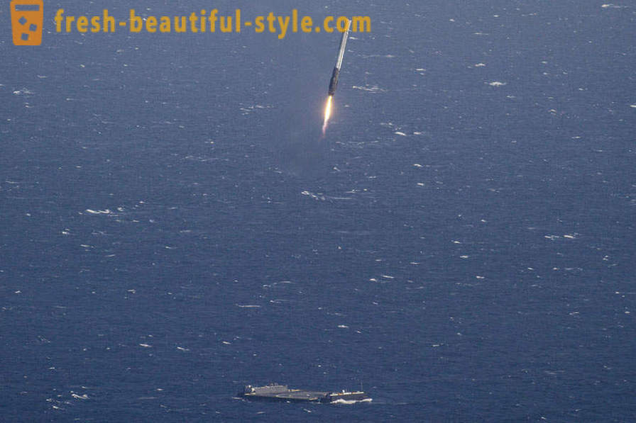 Falcon-9 vol et l'atterrissage