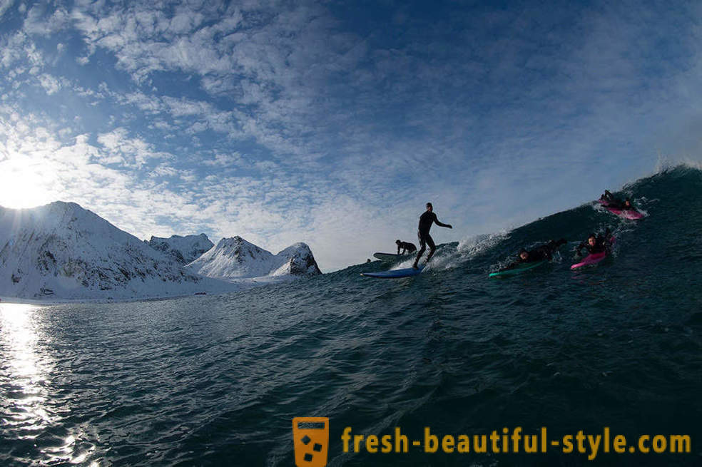 Surfeurs extrêmes de l'Arctique