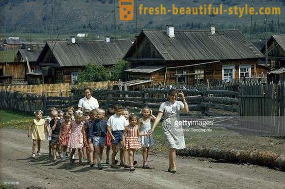 École maternelle soviétique pour une promenade