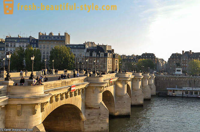 Marcher sur les ponts de Paris
