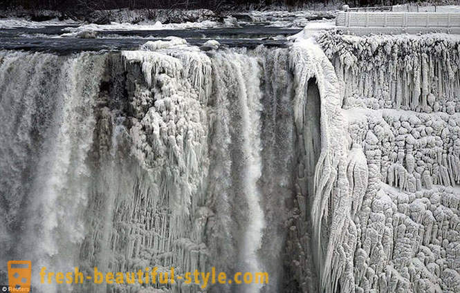 10 image fascinante de Niagara Falls congelés
