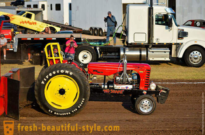 Tracteurs sur les stéroïdes ou la race au Texas
