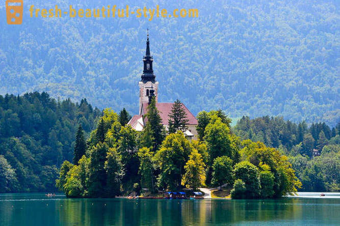 Le lac de Bled, couvert de légendes