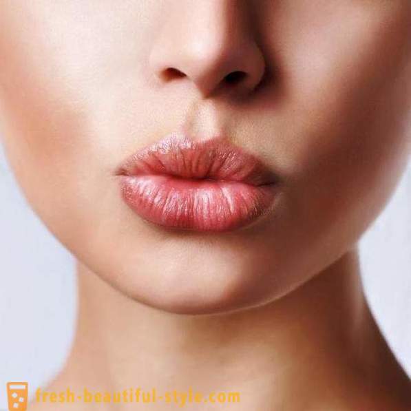 Comment nettoyer les rides sur la lèvre supérieure en cosmétologie?
