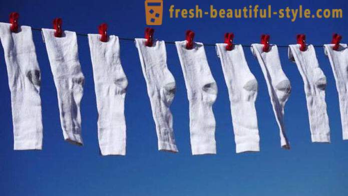 Chaussettes blanches aiment laver à la maison?