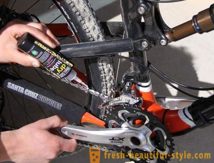 Comment lubrifier une chaîne de bicyclette à la maison? La meilleure lubrification d'une chaîne de vélo en hiver après hiver?