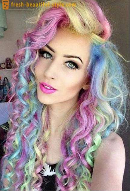 Cheveux multicolores - un accent lumineux de quelque manière que