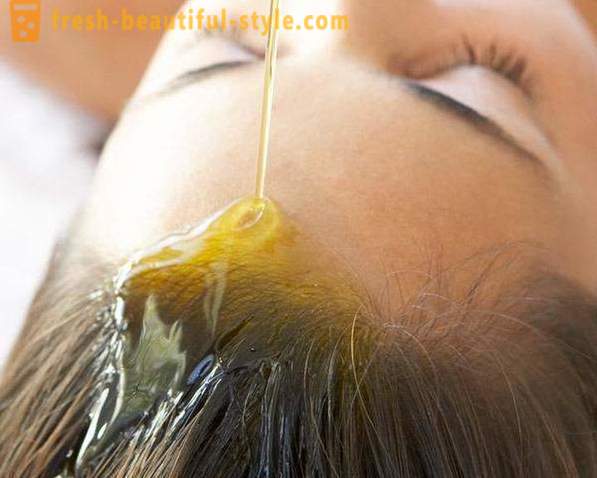 L'huile de ricin pour les cheveux: examine la demande. cela signifie comment utiliser correctement?