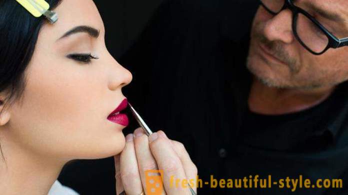 Rouge à lèvres mat: les secrets des lèvres de maquillage élégant