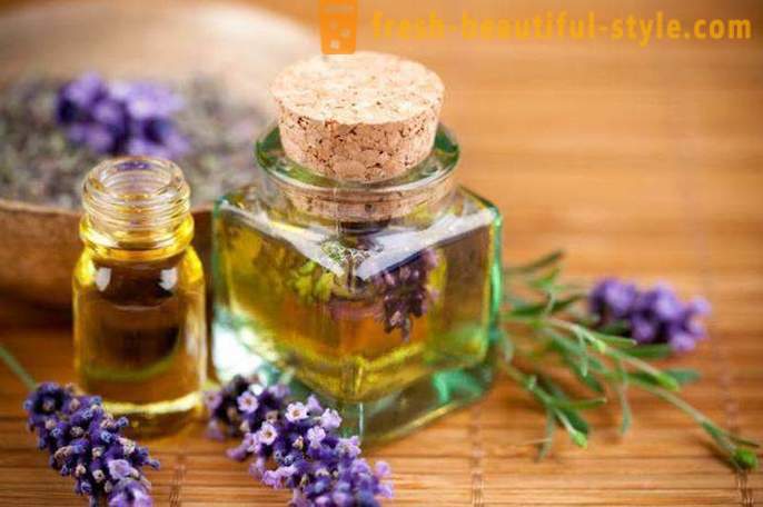 Les huiles essentielles pour le visage: Utilisez les recettes à la maison