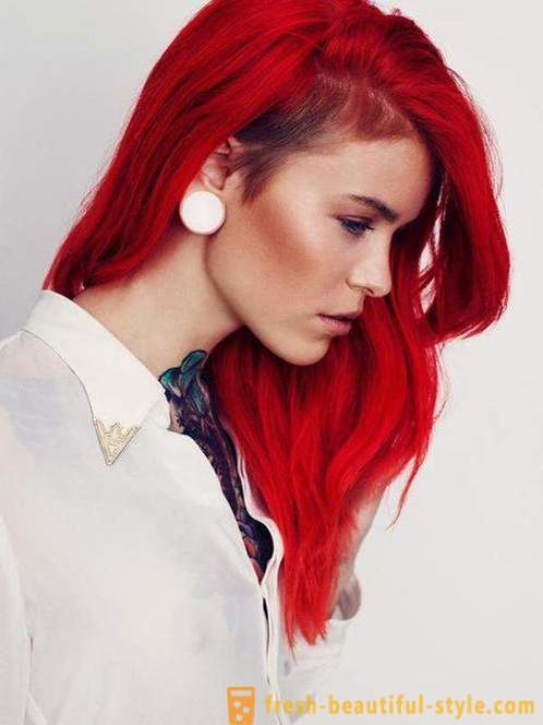 Cheveux rouges - image lumineuse et audacieuse