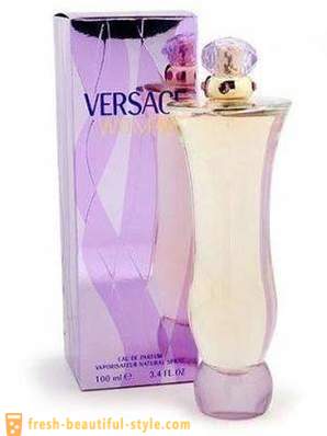 « Versace » - parfum pour captivante et sexualité