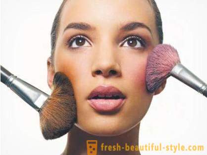 Belle et maquillage naturel ou comment appliquer Nja
